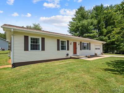 2 King Arthur Pl, Asheville, NC, 28806