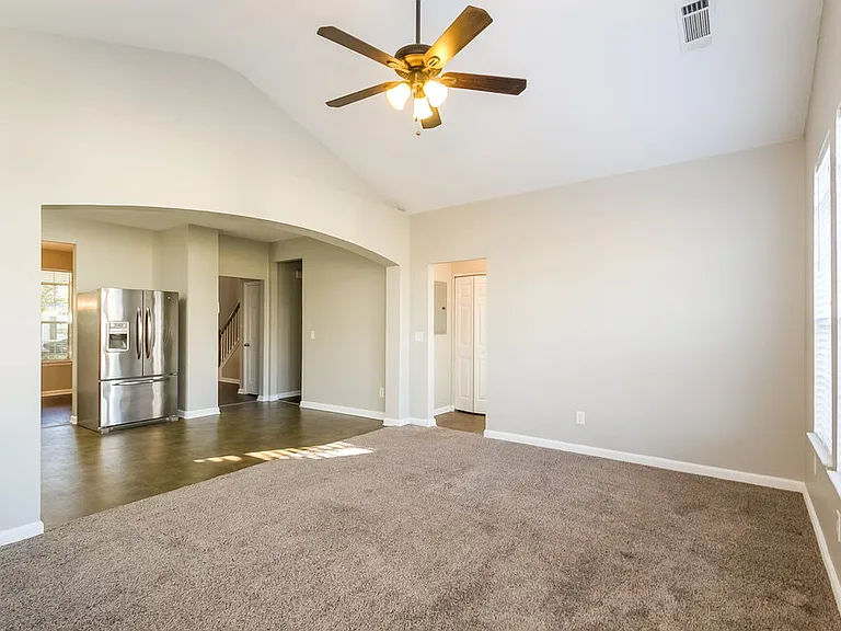 618 Brookwater Dr — Photo 4