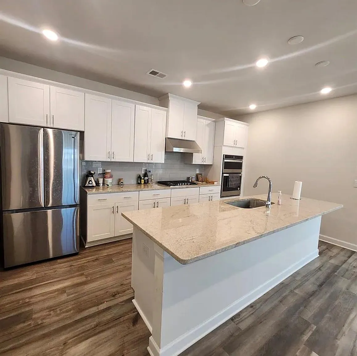 3 bed, 2.5 bath, $2,500 — Photo 3