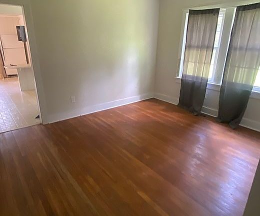 5th image of 706 Logan Way