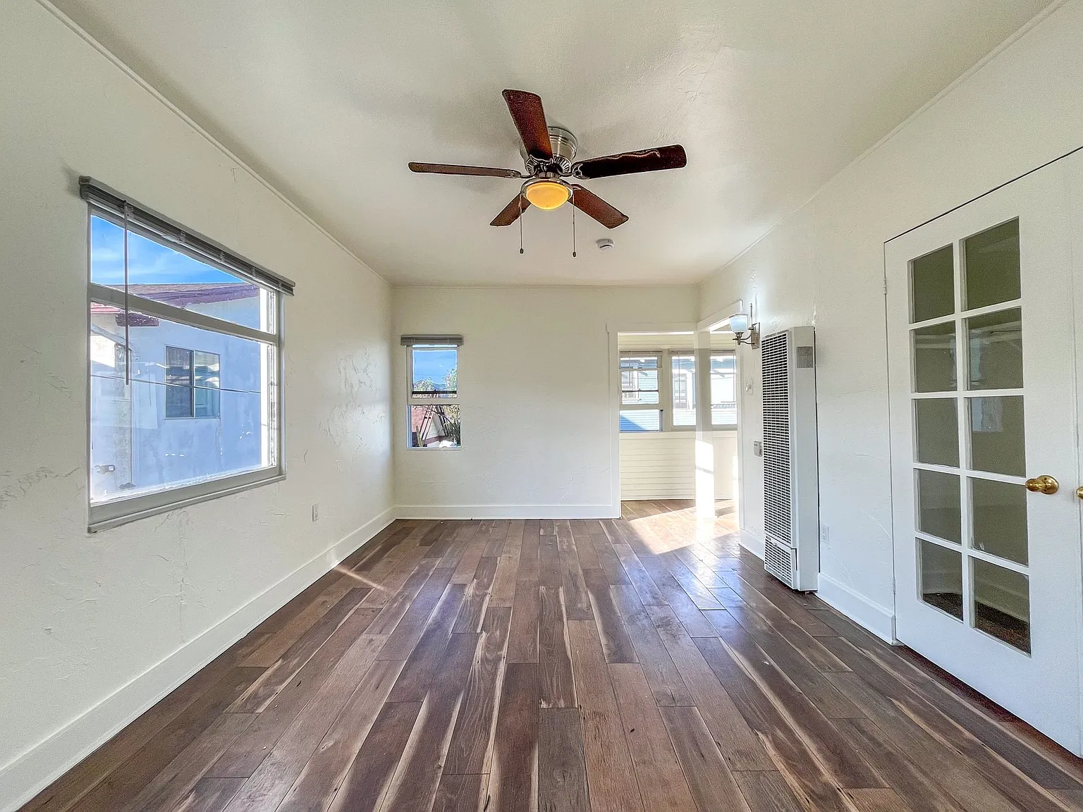 285-295 Cerritos Ave — Photo 1