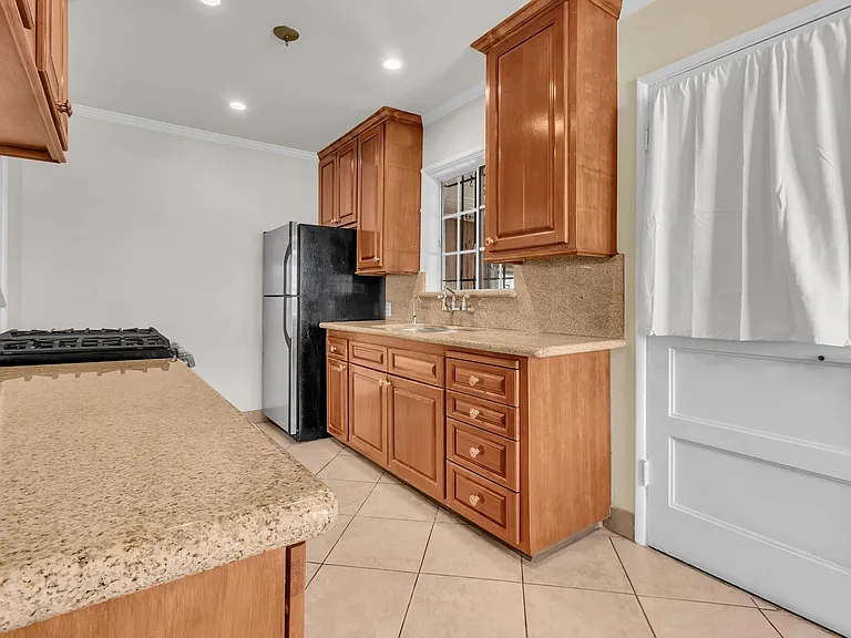 1239 W Carlton Pl — Photo 6