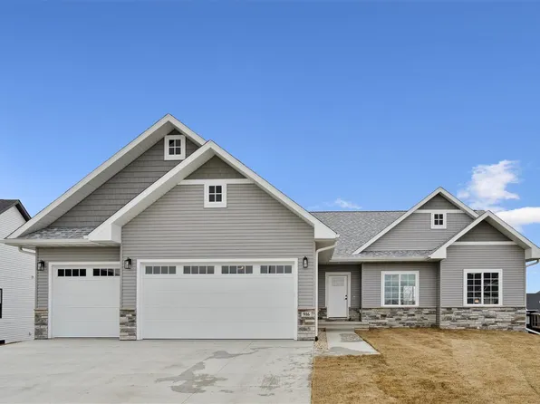 916 Horizon Dr, Tiffin, IA 52340