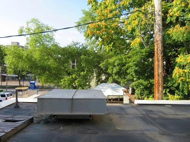 212 E State St — Photo 79