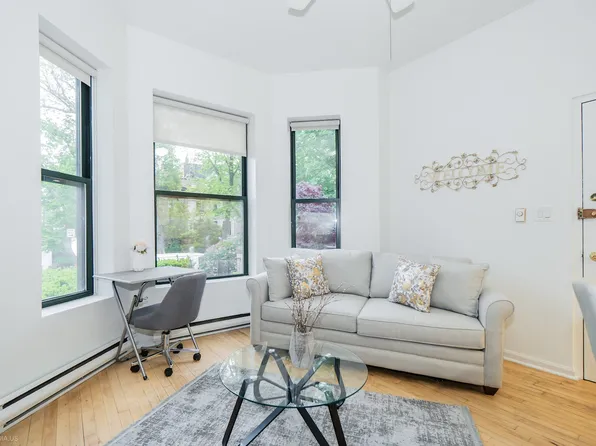 2544 N Burling St, Chicago, IL