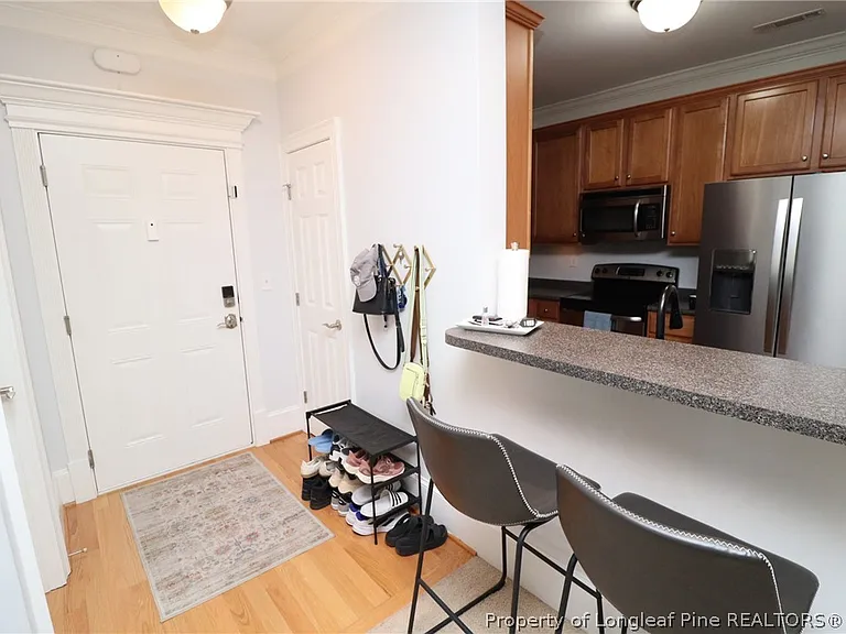 933 Portstewart Dr — Photo 3