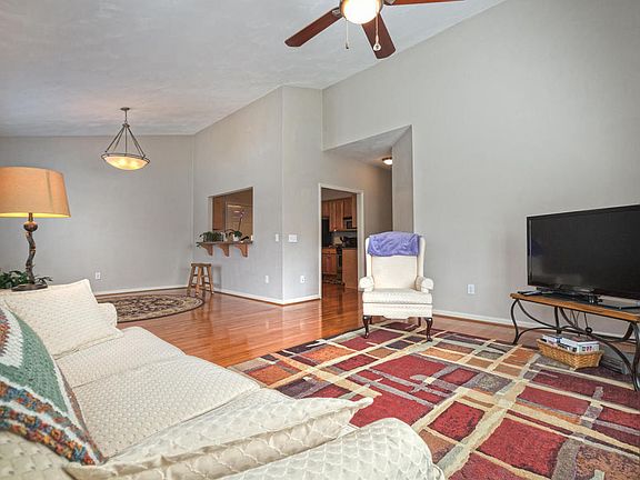 5th image of 6606 Hartman Ct