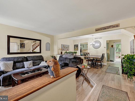 4th image of 14 Millwheel Ct