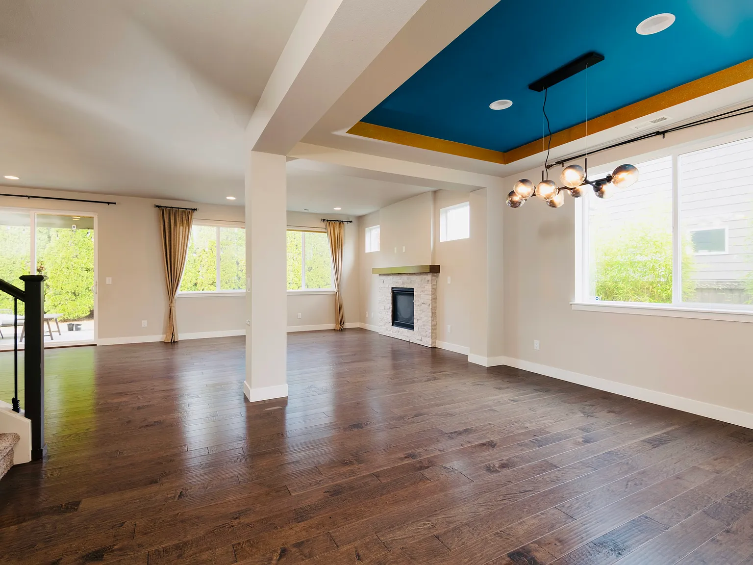 4 bed, 2678 sqft, $4,000 — Photo 3