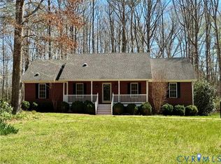 9281 Forestdale Dr, Amelia Court House, VA 23002