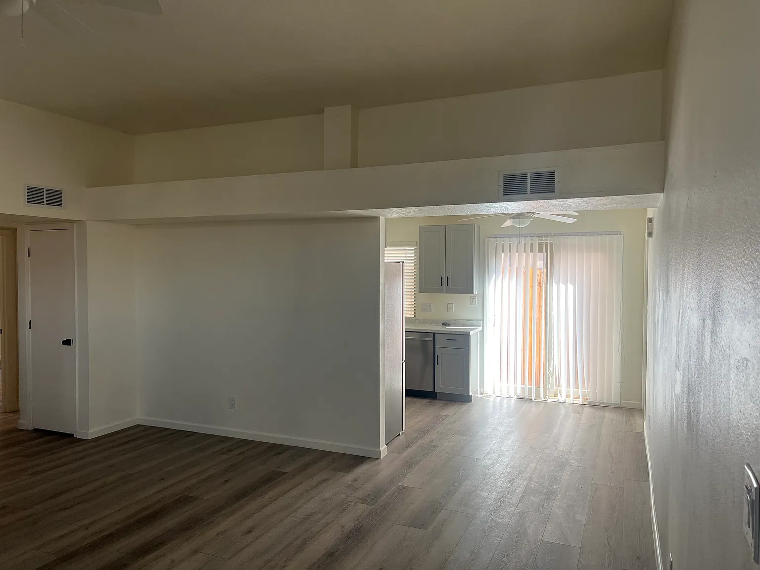 3 bed, 1260 sqft, $2,000 — Photo 3