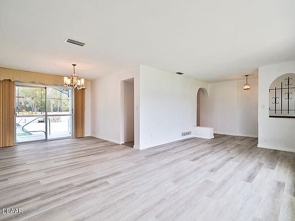 5th image of 1341 Golfview Dr
