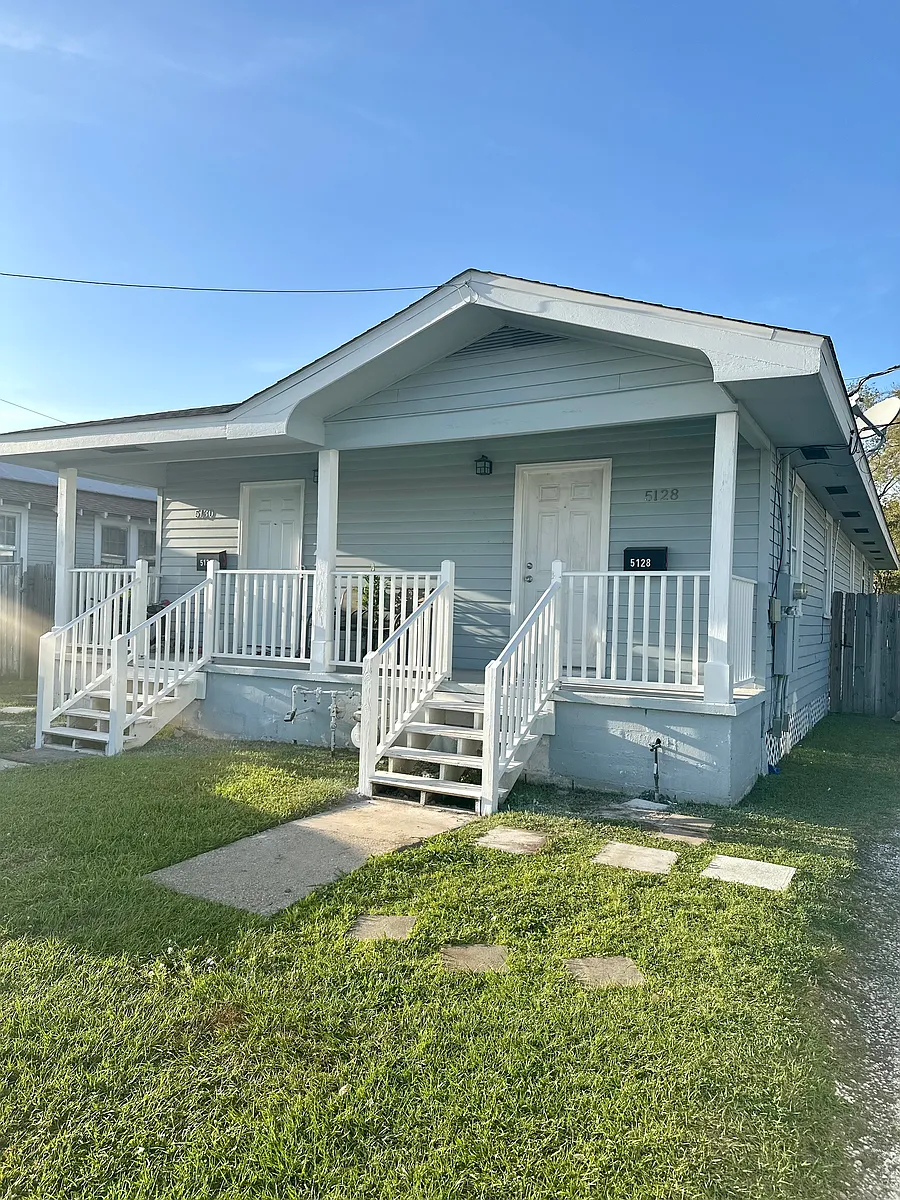 Building Photo - 5128 Oak Dr