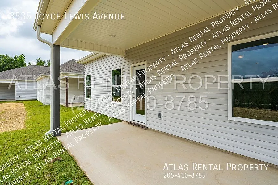 Beautiful 3-Bedroom Home with Elegant Modern Touches! — Photo 4
