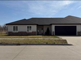 640 S 9th St, Akron, IA 51001