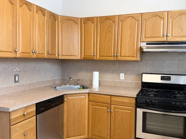 18-31 25th Road image 1 of 9