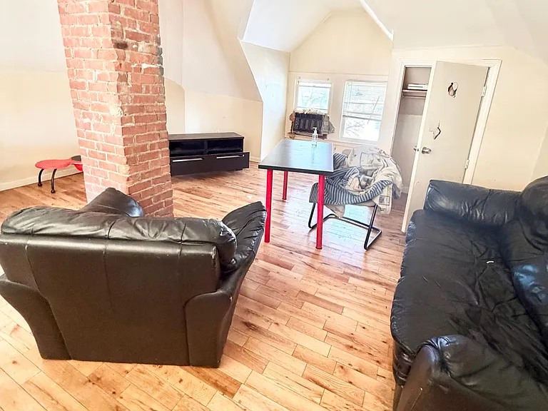 37 Pond St #2 — Photo 7