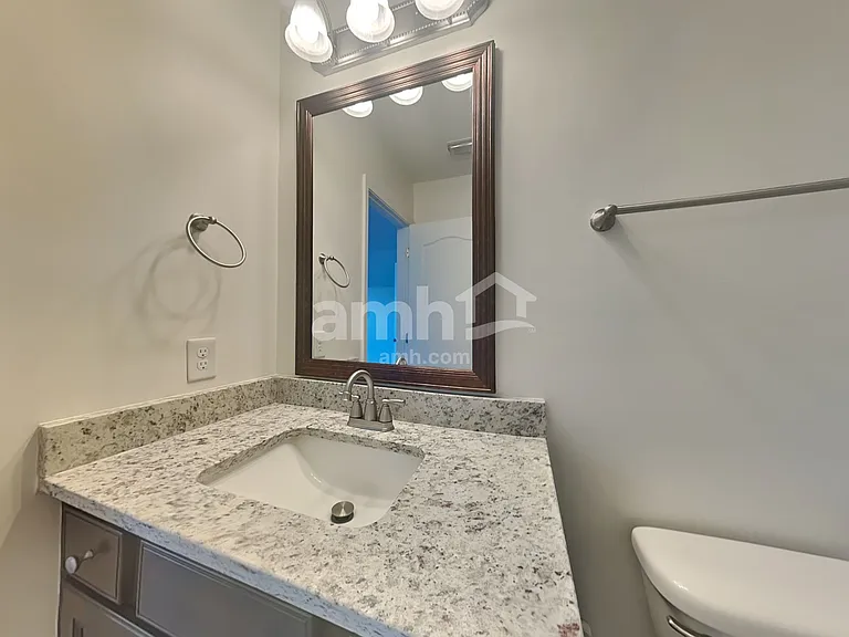 137 Caledonia Dr — Photo 17