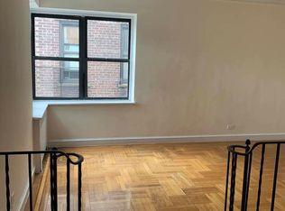 357 E 201st St #C, Bronx, NY 10458