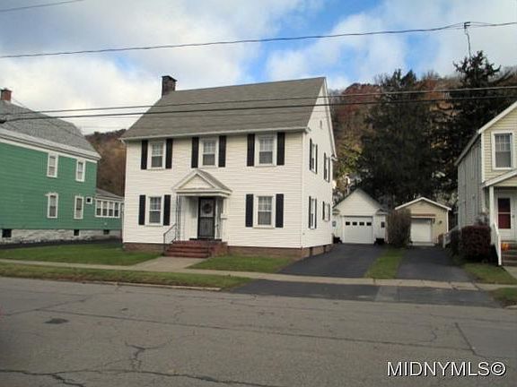 2nd image of 222 Burwell St