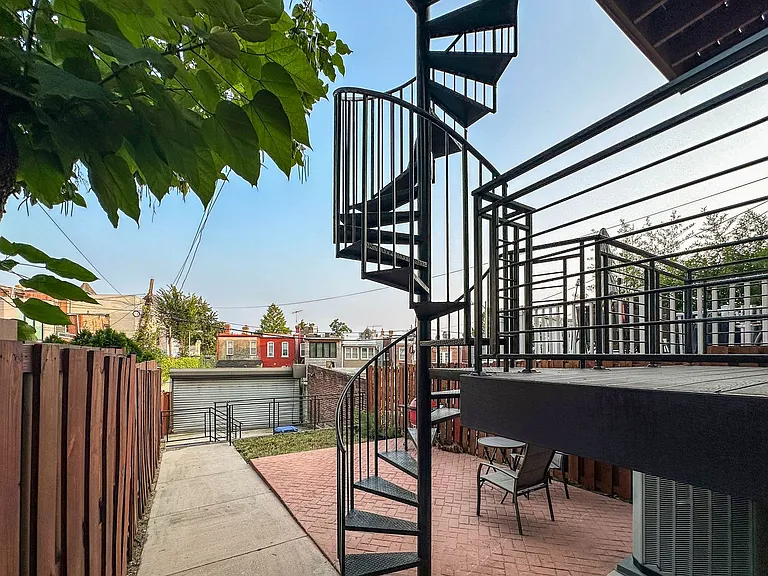 122 Bryant St NW #1 — Photo 32