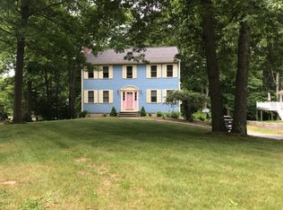 9 Wyoming Dr, Cumberland, RI 02864