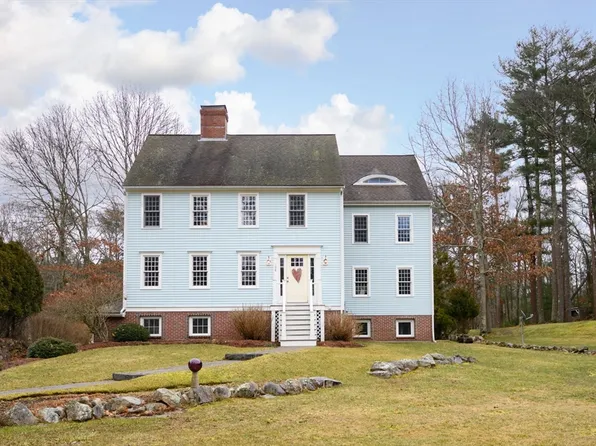 108 Taylor St, Pembroke, MA 02359