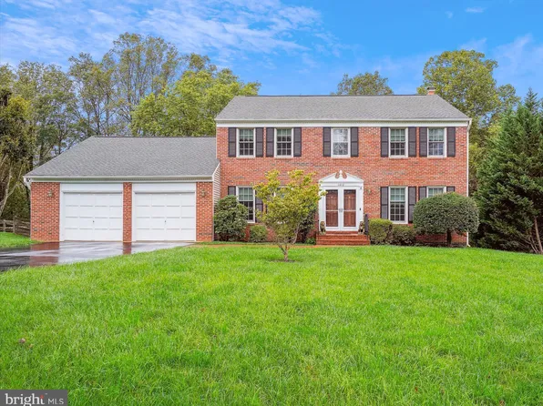 1412 Rosewood Hill Dr, Vienna, VA 22182