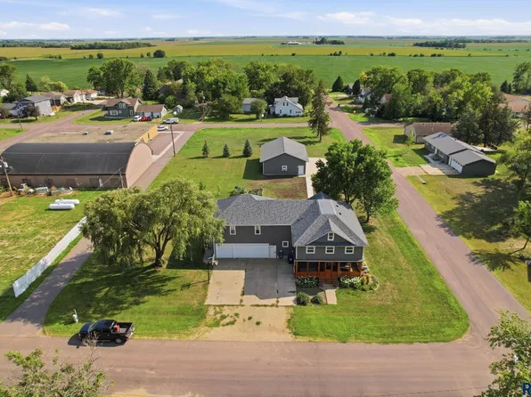 451 1st Ave, Chancellor, SD 57015