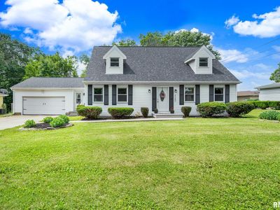 2240 Mockingbird Ln, Washington, IL, 61571