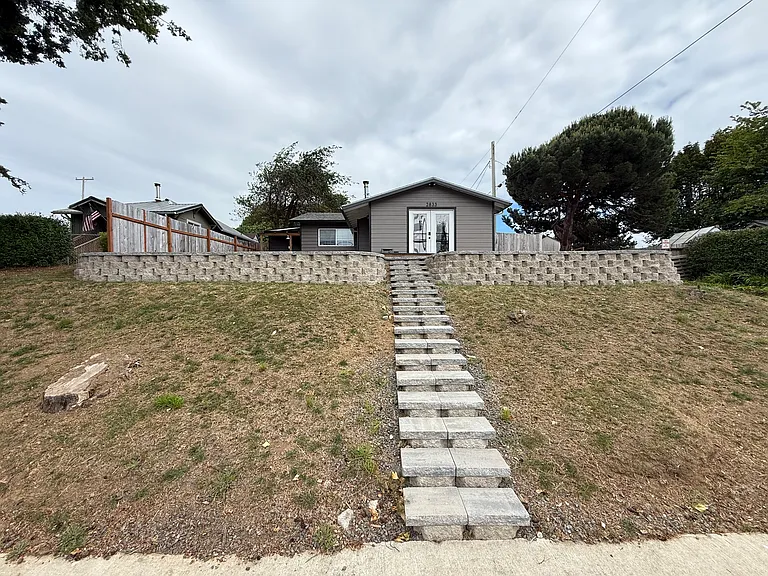 2833 Sherman Ave — Photo 13