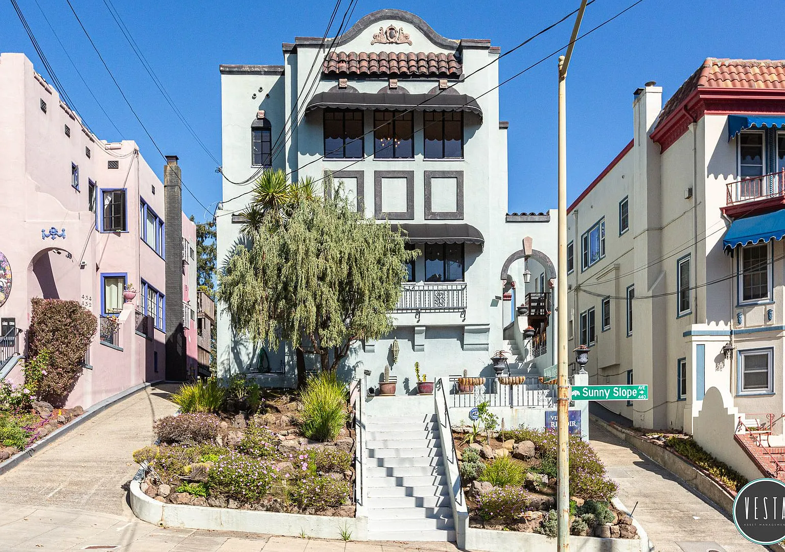 436 Sunny Slope Avenue — Photo 2