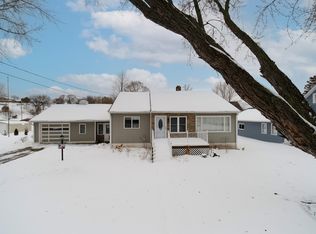 262 10th St, Manistee, MI 49660