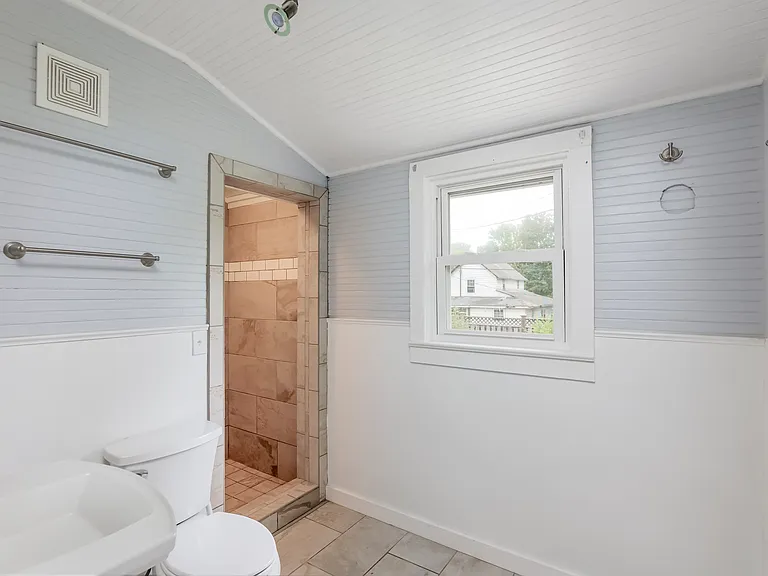 319 Oliver St — Photo 24