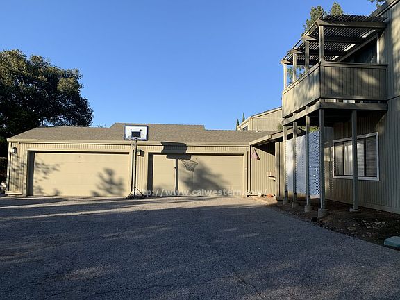 3rd image of 10384 Alpine Dr #0