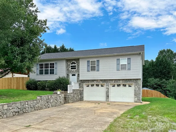 2226 Woodlawn Dr, Hudson, NC 28638