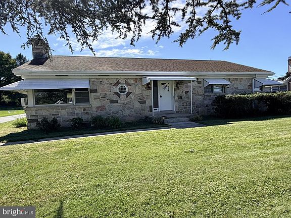 3rd image of 1034 Fishburn Rd
