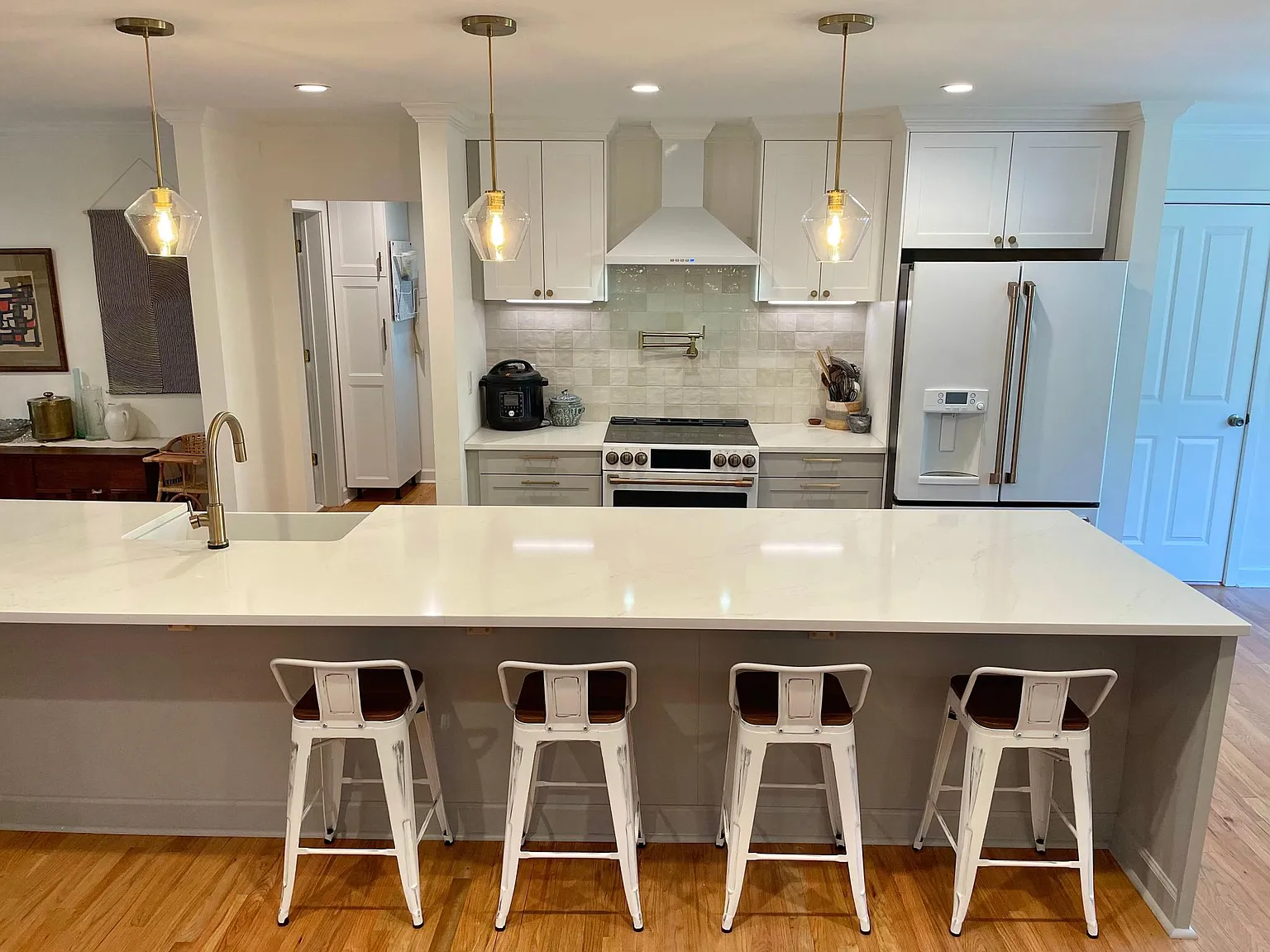 4 bed, 3.5 bath, 3200 sqft, $4,800 — Photo 3