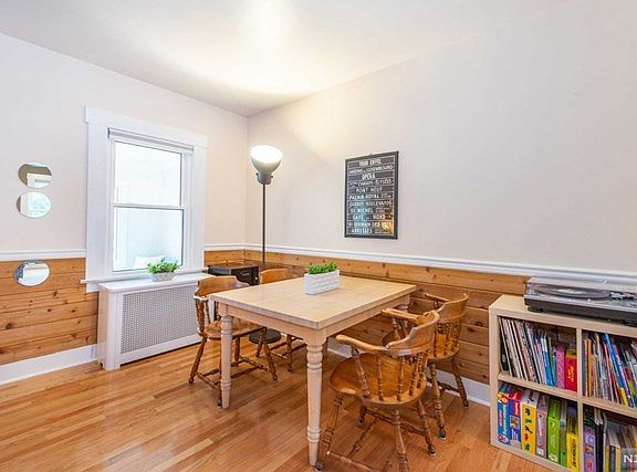 4th image of 73 Vreeland Ave