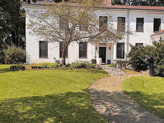 5th image of 218 Selma Rd