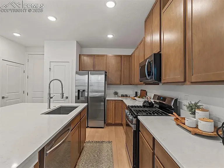 888 Beckton Hts — Photo 14