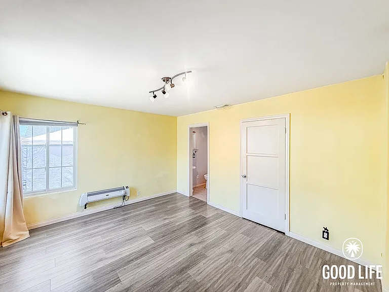 623 E St — Photo 10