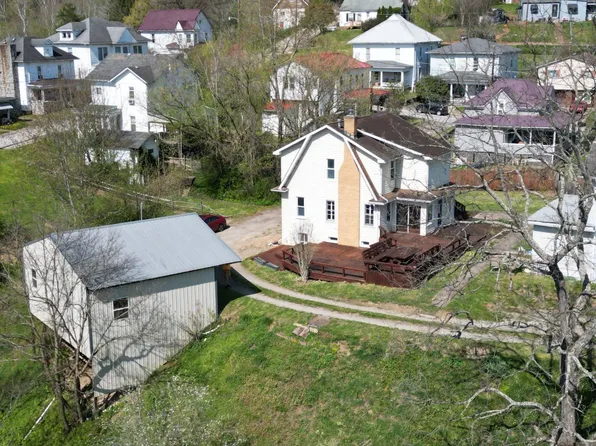 211 Spring St, Spencer, WV 25276