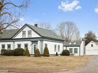 521 Carolina Back Rd, Charlestown, RI 02813