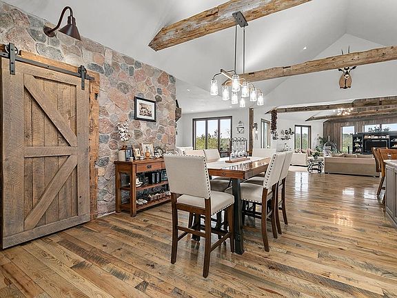 5th image of E9588 Mulroy Rd