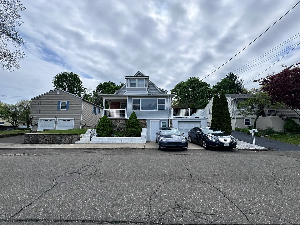 18 Pine St #2