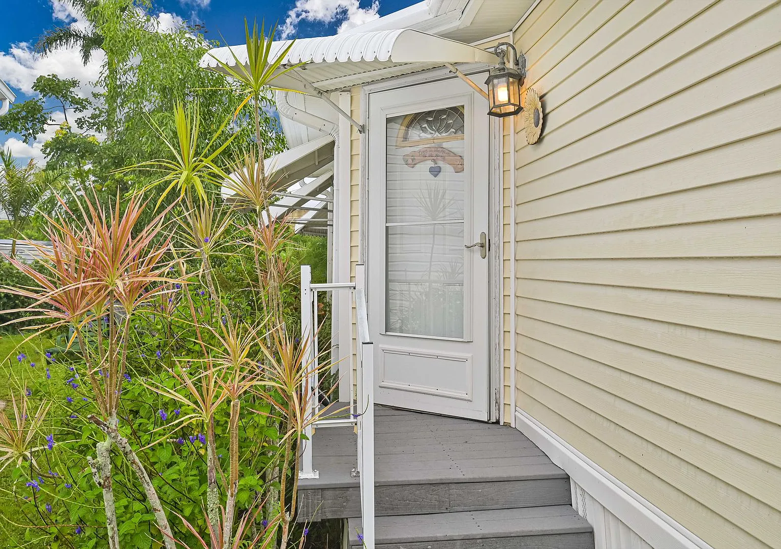 Now Available - 1/1 Manufactured Home In Estero! — Photo 2