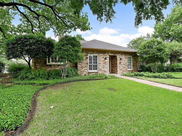1910 Surrey Oaks Ct, Arlington, TX 76006