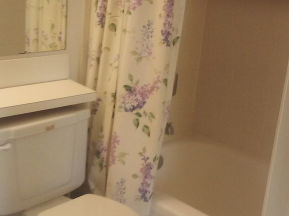 4th image of 401 Pine Glen Ln APT B-2