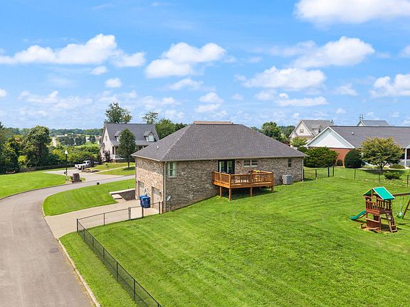5th image of 355 Whisper Woods Dr